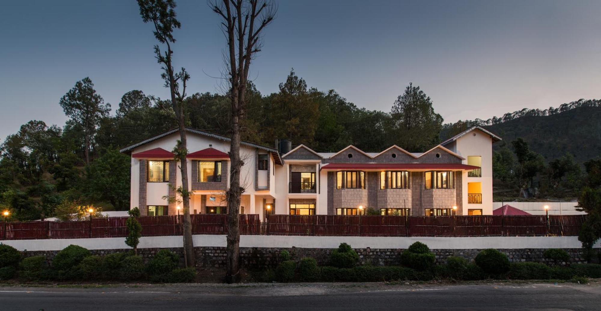 Ivy The Boutique Hotel Near Neem Karoli Temple Nainital Buitenkant foto